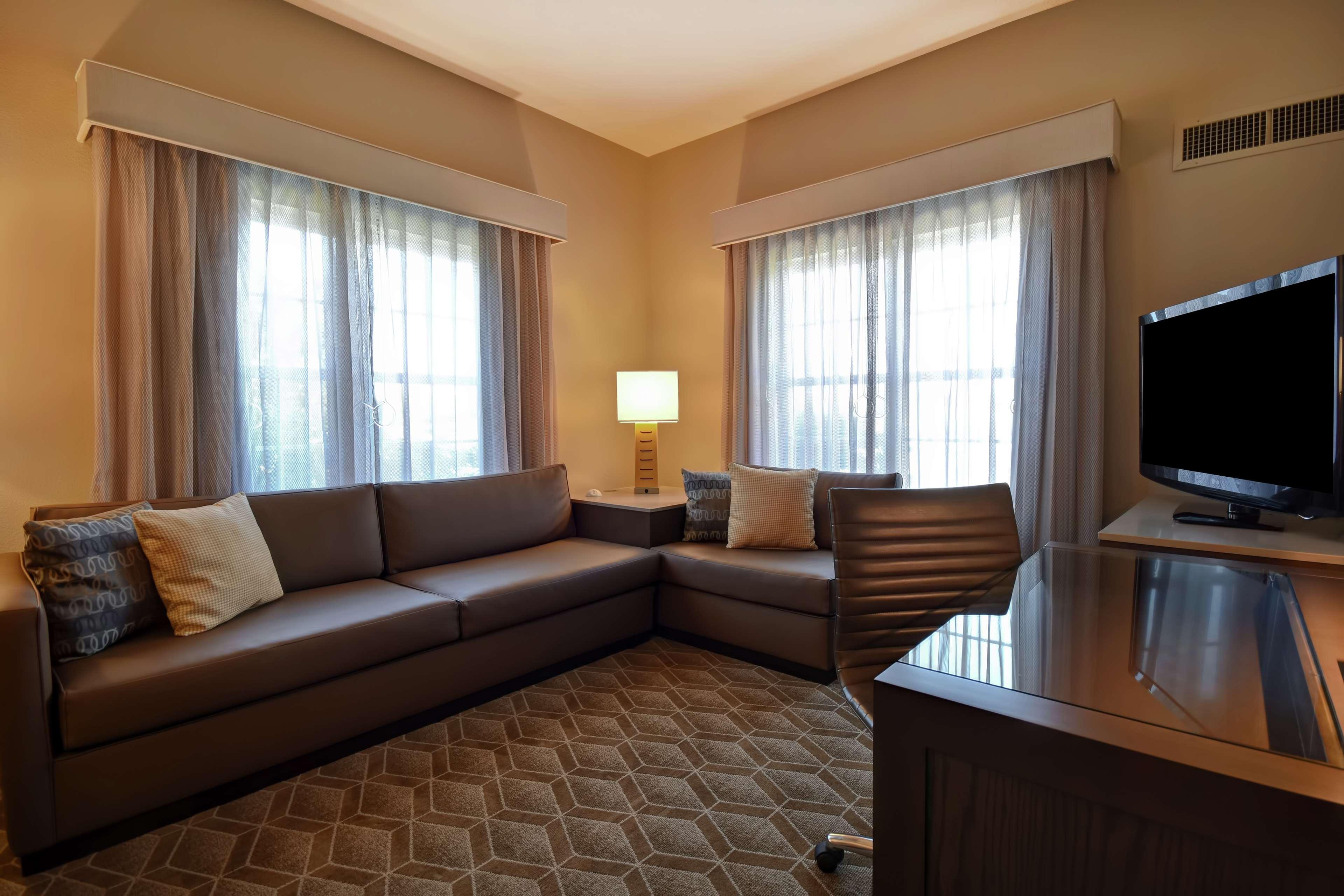 Homewood Suites By Hilton At The Waterfront Wichita Exterior foto